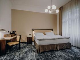 Urlaub in Karlsbad: Stadtführung und Thermalbad