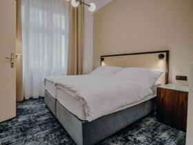 Urlaub in Karlsbad: Stadtführung und Thermalbad