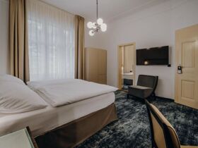 Urlaub in Karlsbad: Stadtführung und Thermalbad