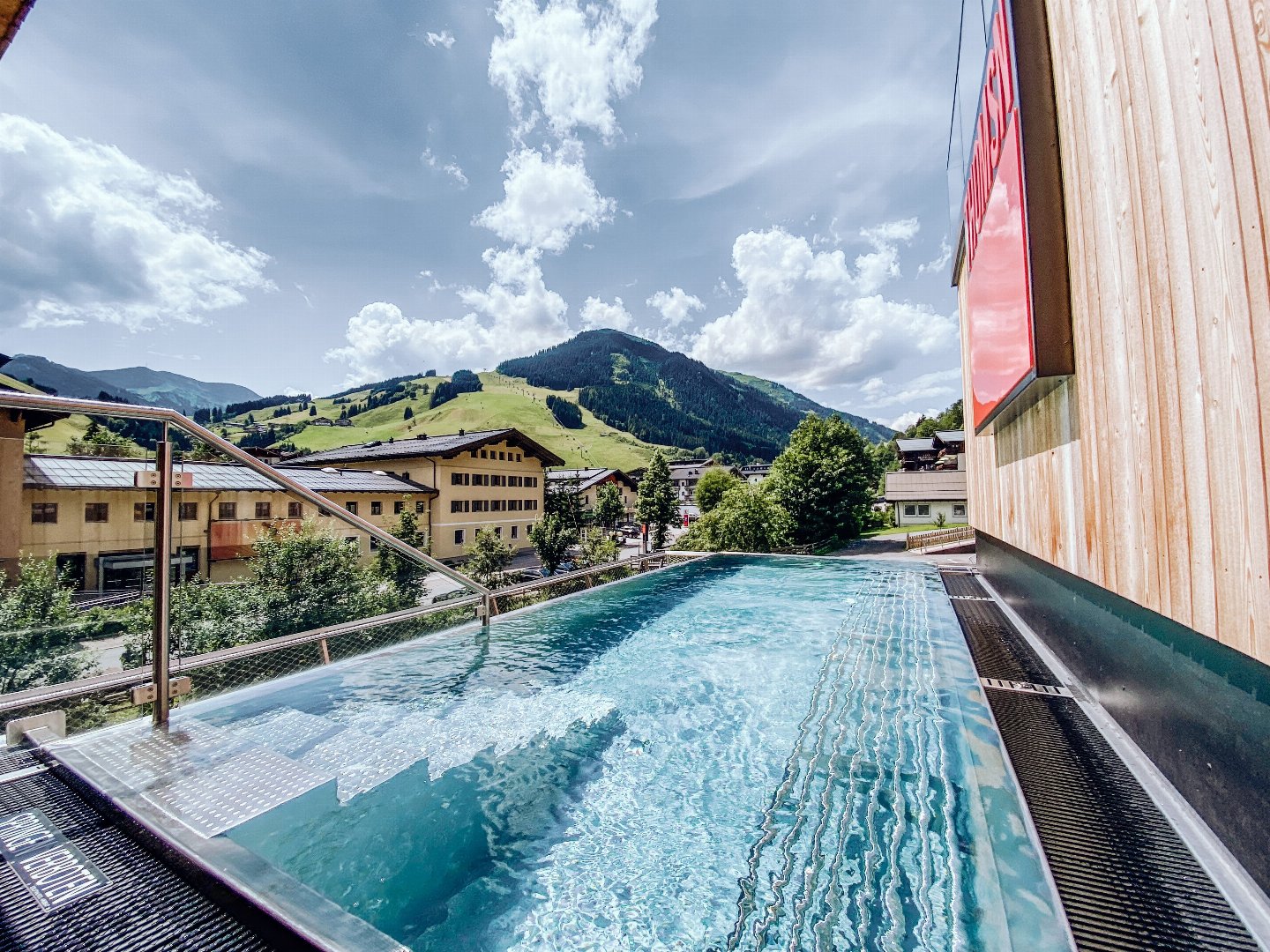 Up- & Downhill Package in Hinterglemm inkl. SPA Momente, Pool & Joker Card | 5 Nächte
